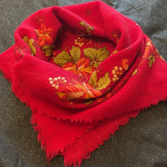 Red Floral Accent Scarf - Picture 2 of 6